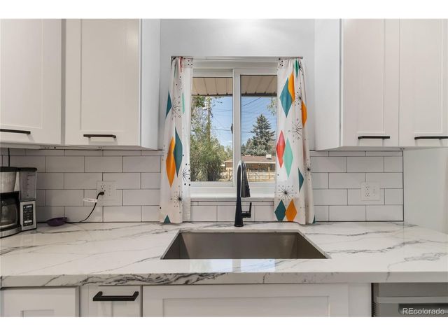 6905 W 4th Ave, Lakewood, CO 80226