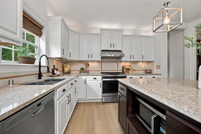 N67W34390 Jorgenson WAY, Oconomowoc, WI 53066