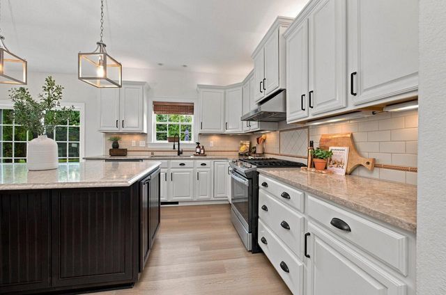 N67W34390 Jorgenson WAY, Oconomowoc, WI 53066
