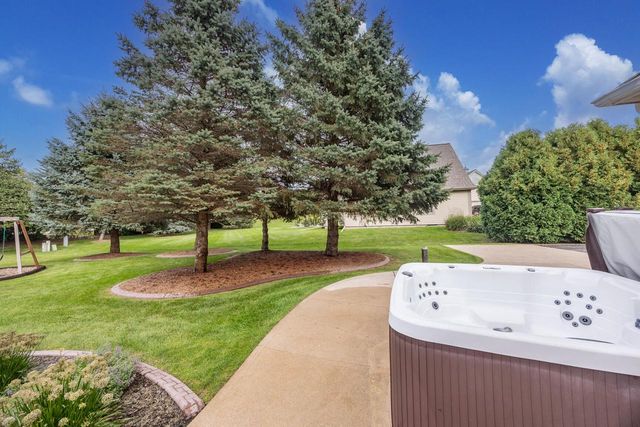 N67W34390 Jorgenson WAY, Oconomowoc, WI 53066