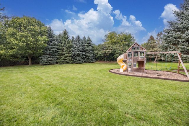 N67W34390 Jorgenson WAY, Oconomowoc, WI 53066