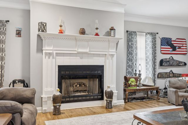 33 Bishop Rd, Lawrenceburg, TN 38464