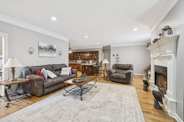 33 Bishop Rd, Lawrenceburg, TN 38464