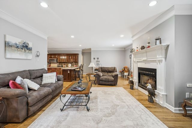 33 Bishop Rd, Lawrenceburg, TN 38464