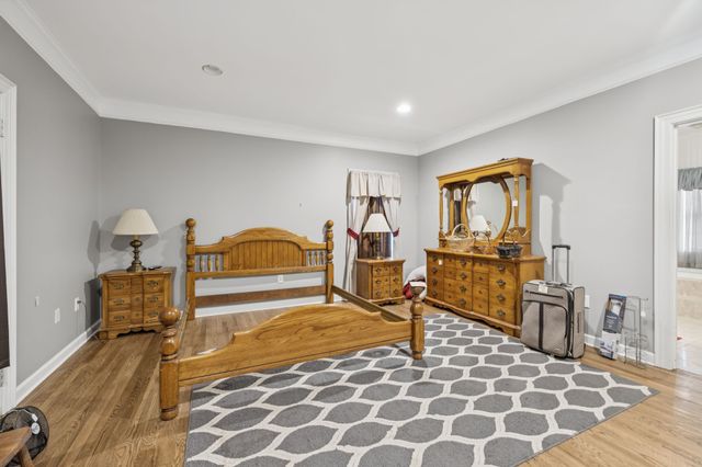 33 Bishop Rd, Lawrenceburg, TN 38464