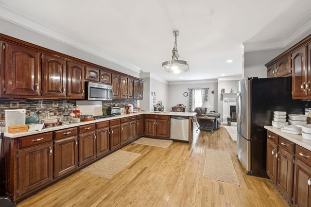 33 Bishop Rd, Lawrenceburg, TN 38464