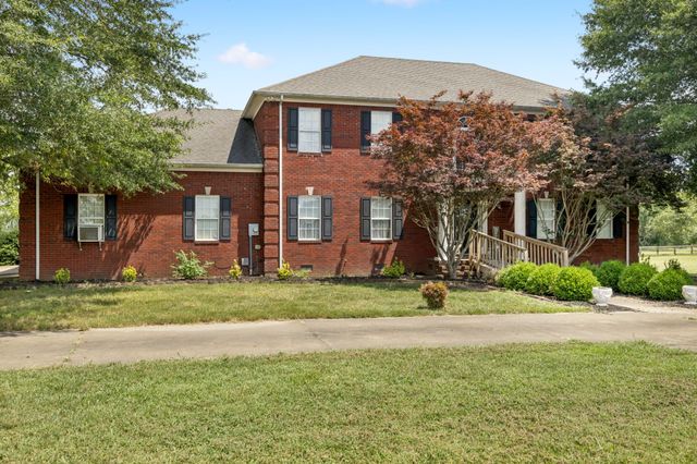 33 Bishop Rd, Lawrenceburg, TN 38464