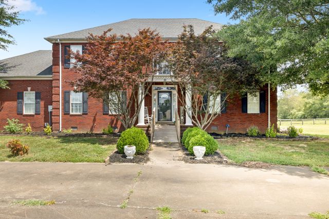 33 Bishop Rd, Lawrenceburg, TN 38464