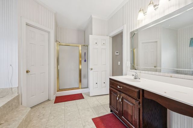 33 Bishop Rd, Lawrenceburg, TN 38464