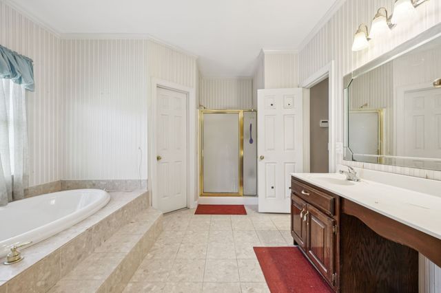 33 Bishop Rd, Lawrenceburg, TN 38464