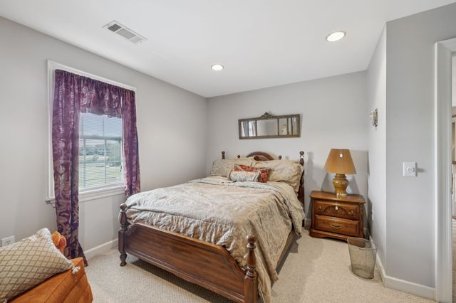 33 Bishop Rd, Lawrenceburg, TN 38464