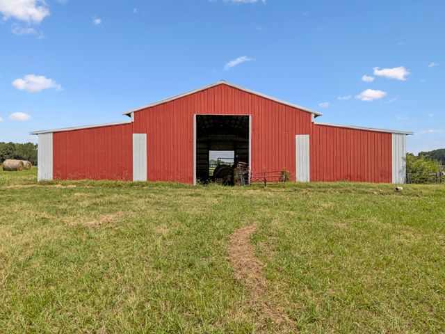 33 Bishop Rd, Lawrenceburg, TN 38464