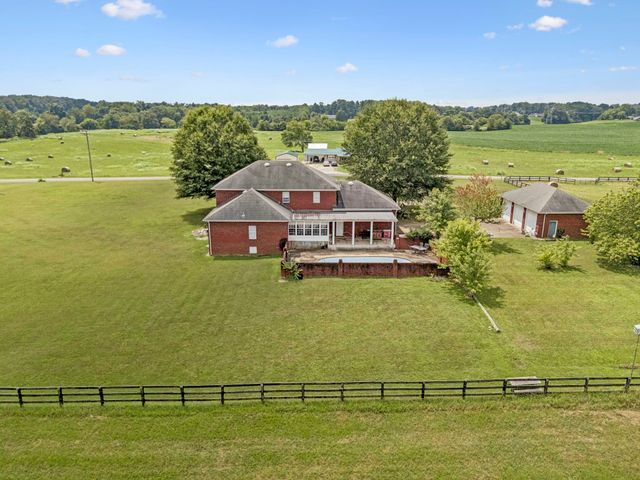 33 Bishop Rd, Lawrenceburg, TN 38464