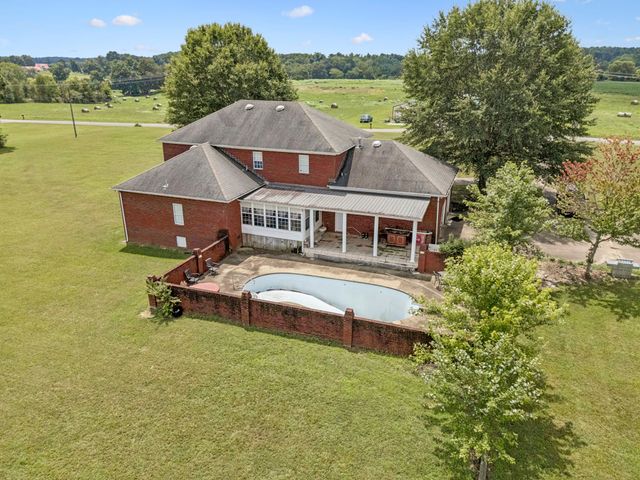 33 Bishop Rd, Lawrenceburg, TN 38464