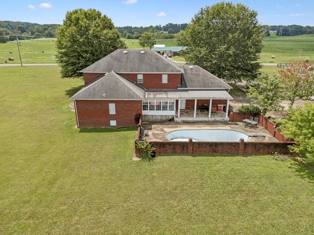 33 Bishop Rd, Lawrenceburg, TN 38464