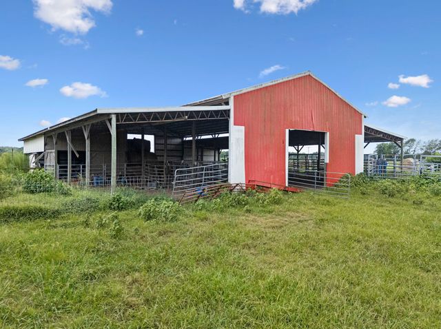 33 Bishop Rd, Lawrenceburg, TN 38464