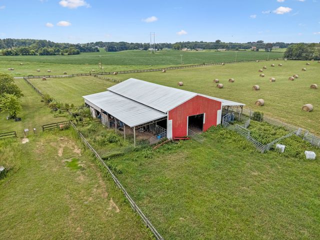 33 Bishop Rd, Lawrenceburg, TN 38464