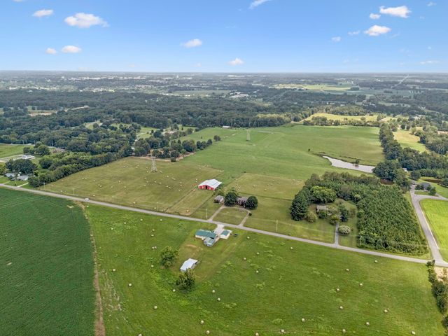 33 Bishop Rd, Lawrenceburg, TN 38464