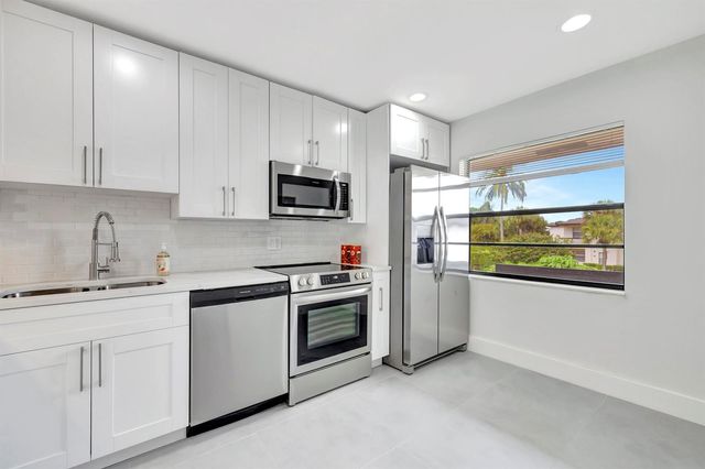 7898 Eastlake Drive 7d, Boca Raton, FL 33433