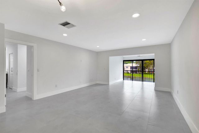 7898 Eastlake Drive 7d, Boca Raton, FL 33433