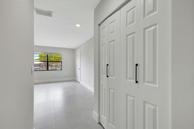 7898 Eastlake Drive 7d, Boca Raton, FL 33433