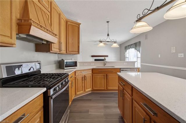 2162 Seastone TRCE, Chesapeake, VA 23321