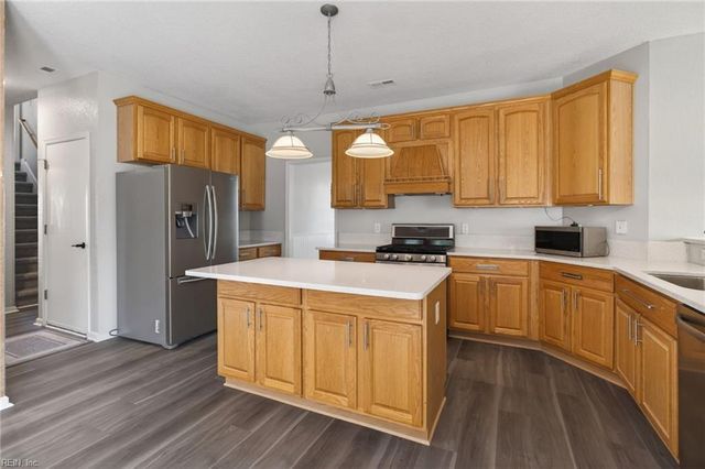 2162 Seastone TRCE, Chesapeake, VA 23321