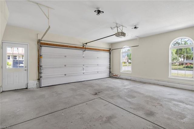 2162 Seastone TRCE, Chesapeake, VA 23321