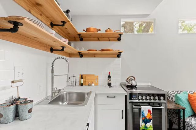 307 E 35th ST A, Austin, TX 78705