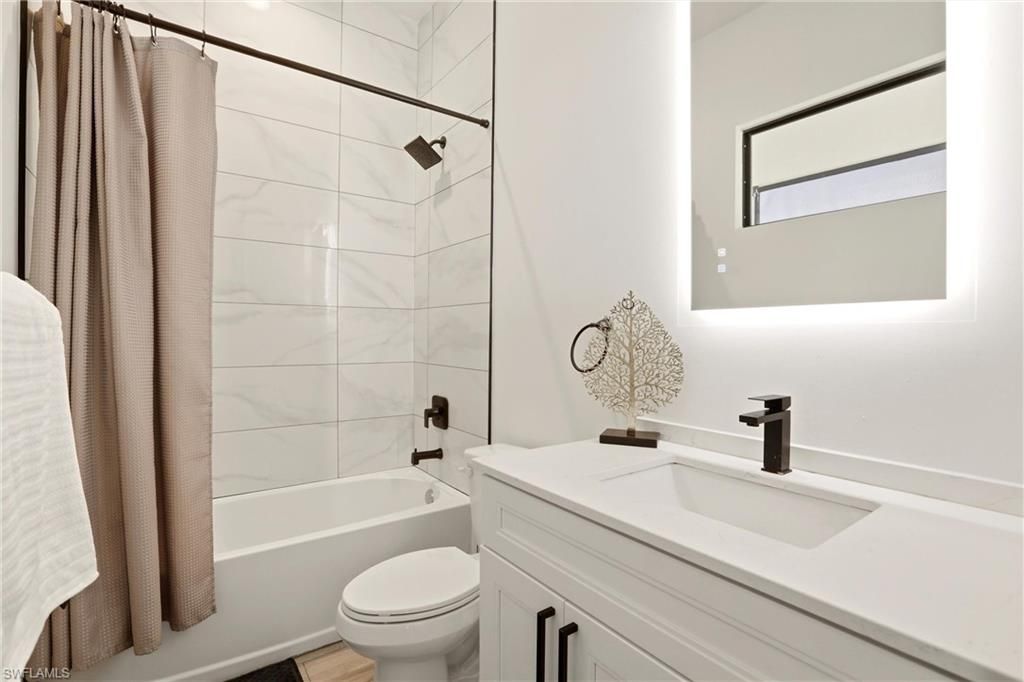 Image 32 of property listing at 3325 SW 8th CT, Cape Coral, FL 33914