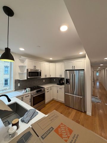 175 Gove St 3, Boston, MA 02128