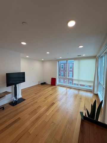 175 Gove St 3, Boston, MA 02128