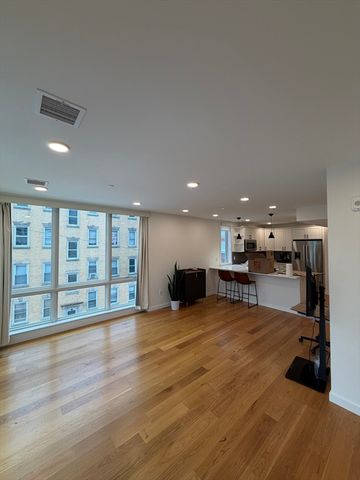 175 Gove St 3, Boston, MA 02128