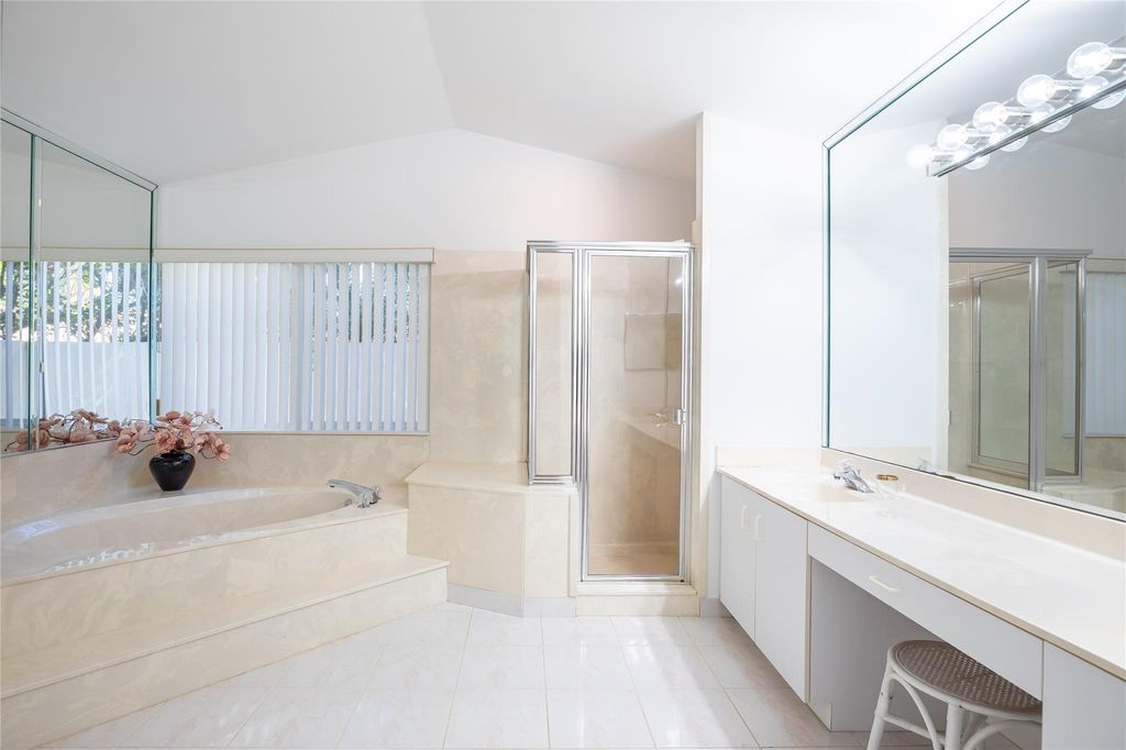 Image 18 of property listing at 6070 NW 96th Dr, Parkland, FL 33076