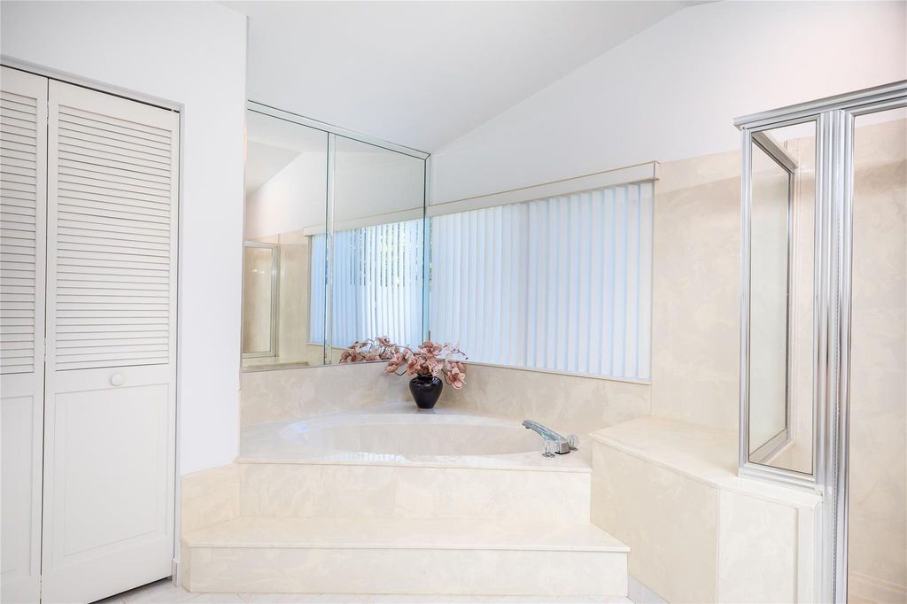 Image 20 of property listing at 6070 NW 96th Dr, Parkland, FL 33076