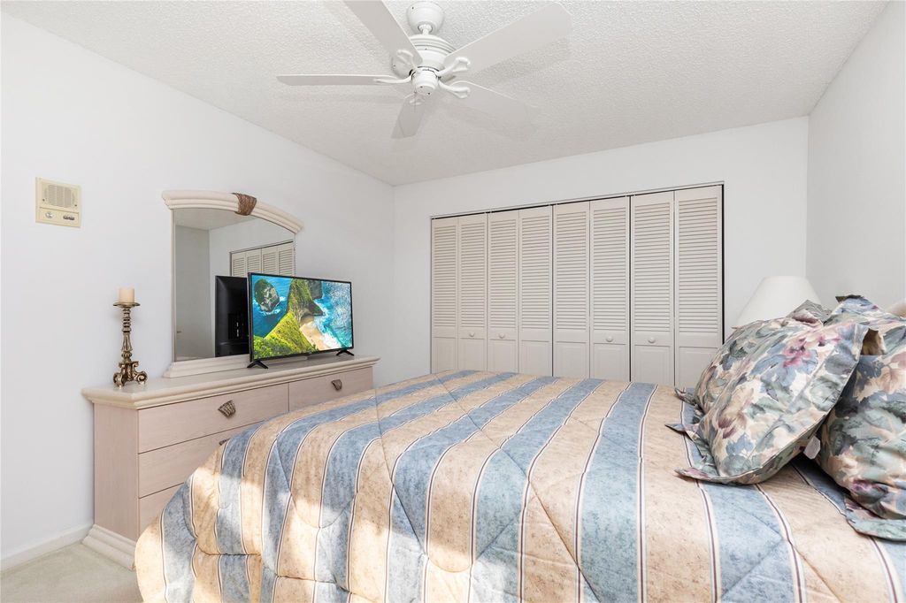 Image 24 of property listing at 6070 NW 96th Dr, Parkland, FL 33076