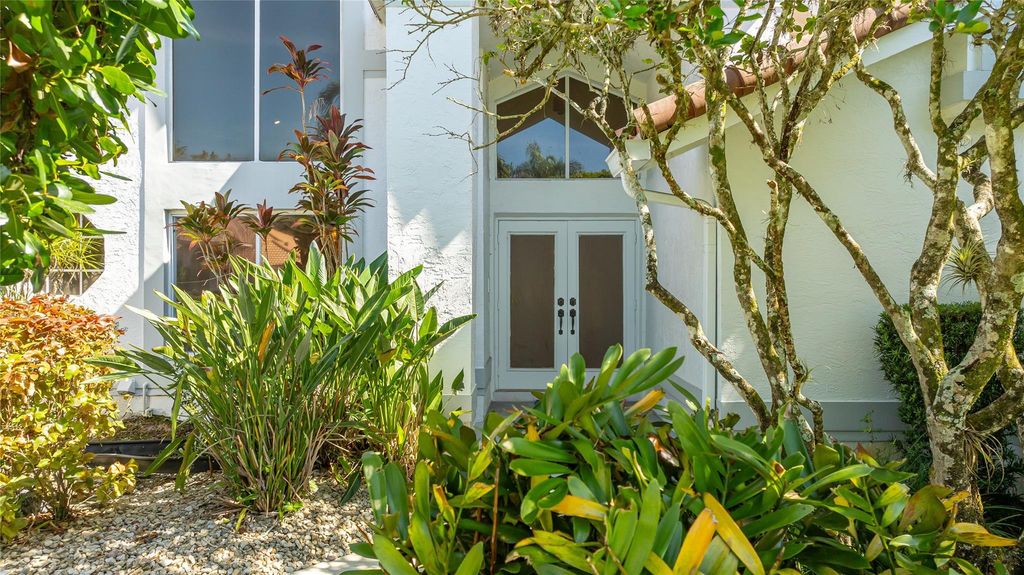 Image 3 of property listing at 6070 NW 96th Dr, Parkland, FL 33076