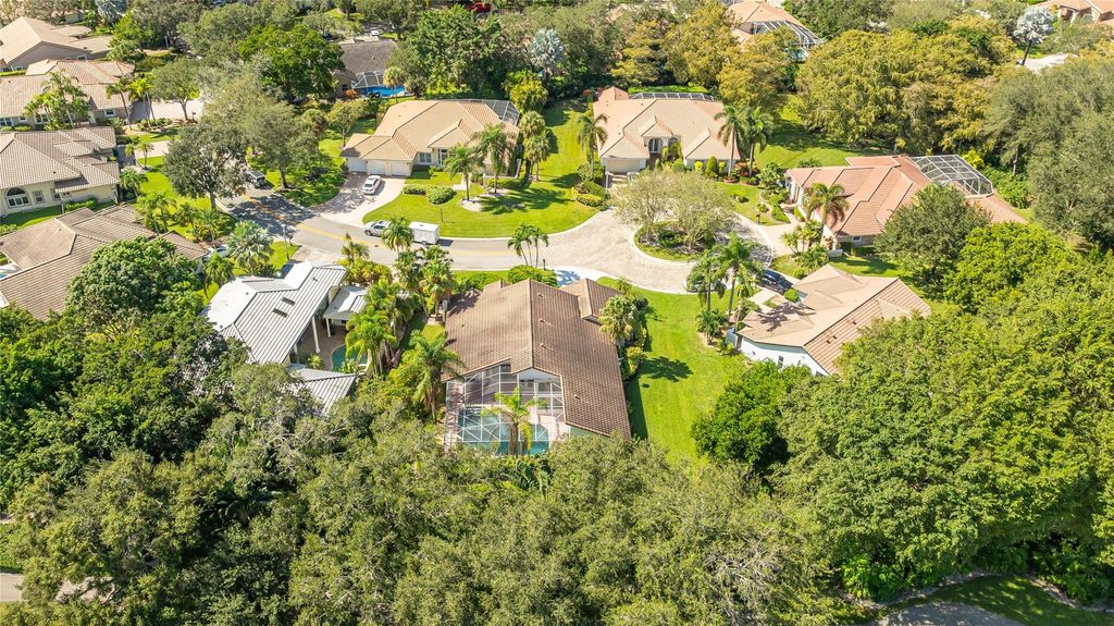 Image 38 of property listing at 6070 NW 96th Dr, Parkland, FL 33076