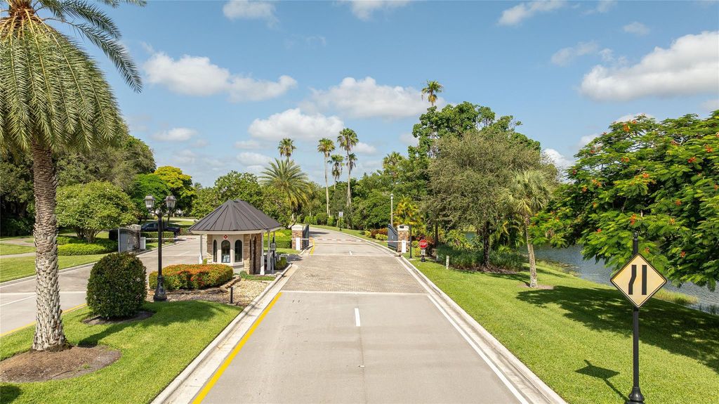 Image 45 of property listing at 6070 NW 96th Dr, Parkland, FL 33076