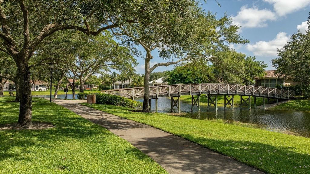 Image 46 of property listing at 6070 NW 96th Dr, Parkland, FL 33076