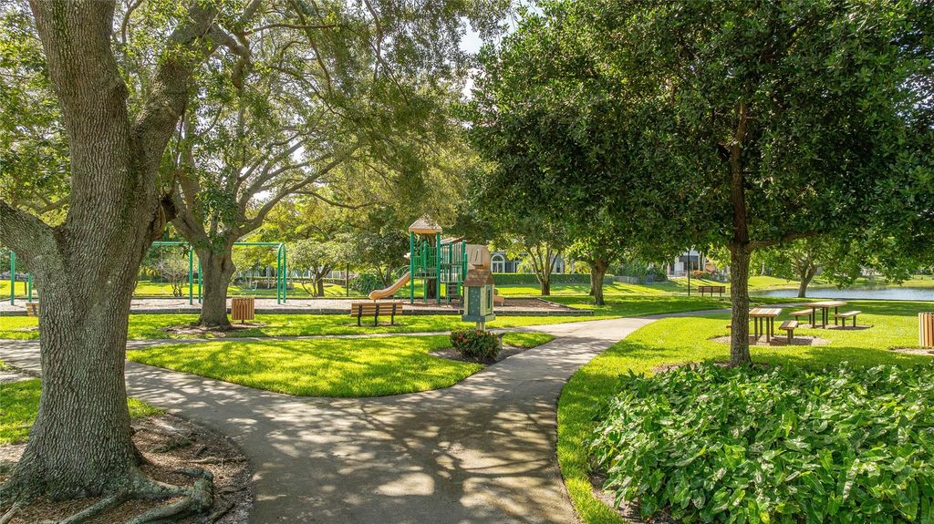 Image 48 of property listing at 6070 NW 96th Dr, Parkland, FL 33076