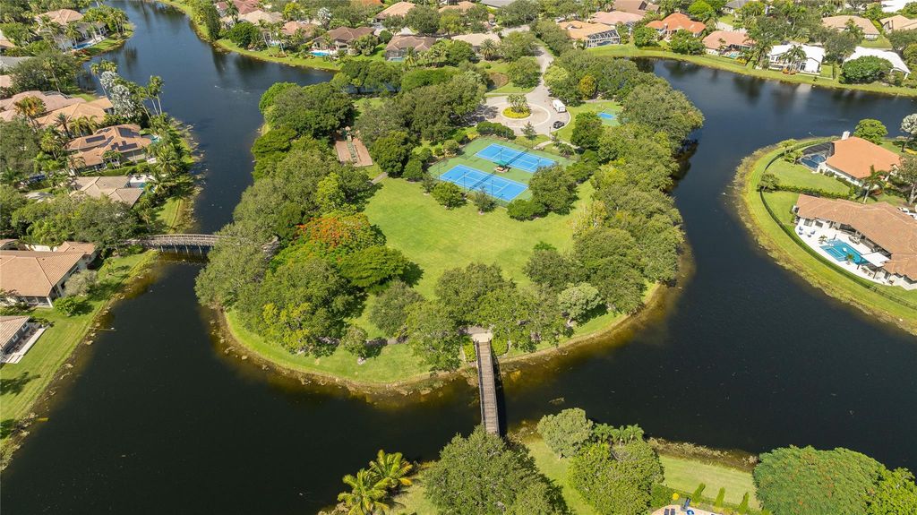 Image 52 of property listing at 6070 NW 96th Dr, Parkland, FL 33076