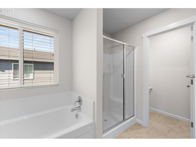 1906 MELODY Way, Longview, WA 98632