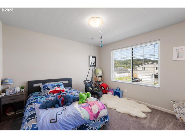 1906 MELODY Way, Longview, WA 98632