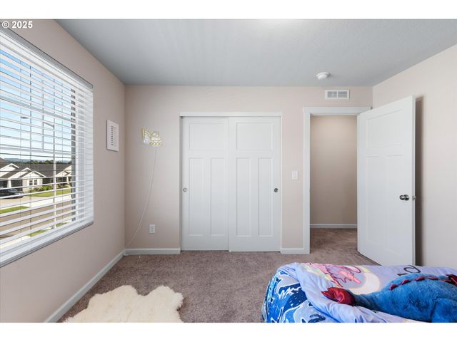 1906 MELODY Way, Longview, WA 98632