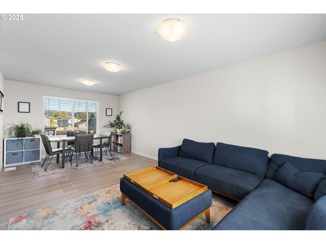 1906 MELODY Way, Longview, WA 98632