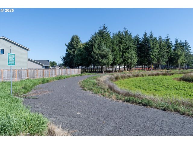 1906 MELODY Way, Longview, WA 98632