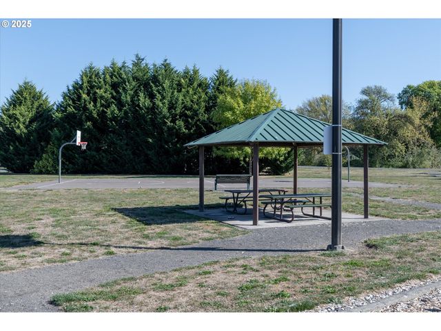 1906 MELODY Way, Longview, WA 98632