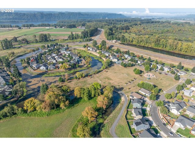 1906 MELODY Way, Longview, WA 98632