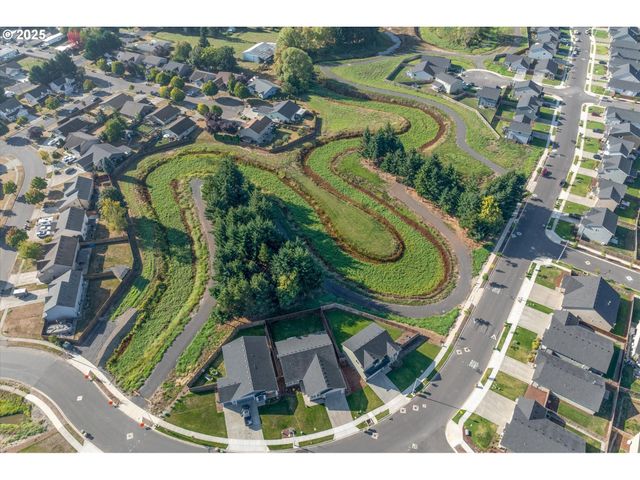 1906 MELODY Way, Longview, WA 98632